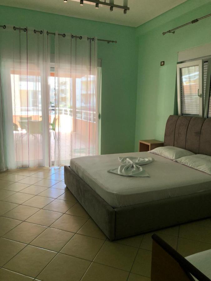 Lungomare Apartment Vlore Ngoại thất bức ảnh